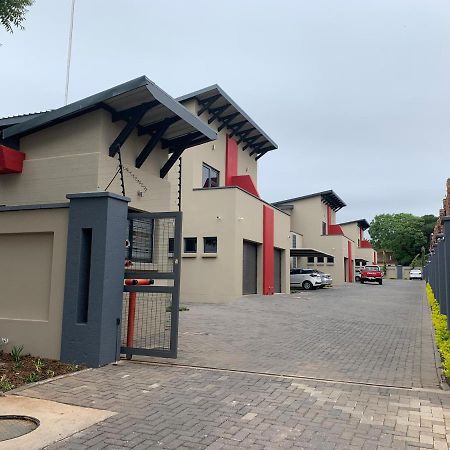 66 Dorp Street Apartment Polokwane Eksteriør bilde